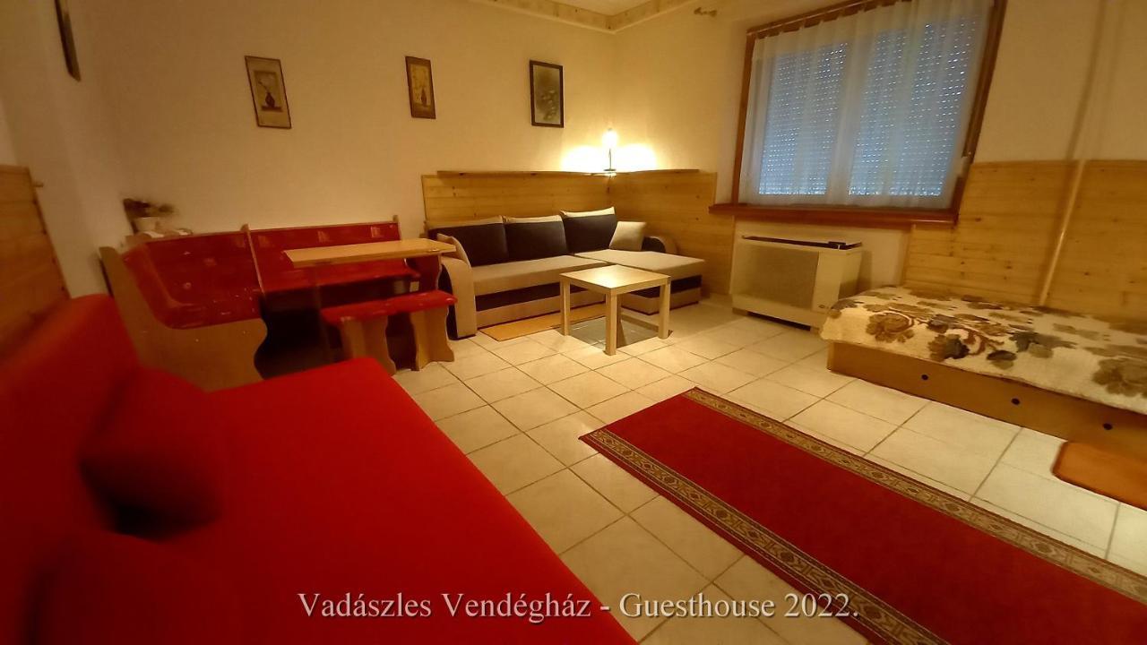 Vadaszles Vendeghaz Apartment Bukkszentmarton ภายนอก รูปภาพ